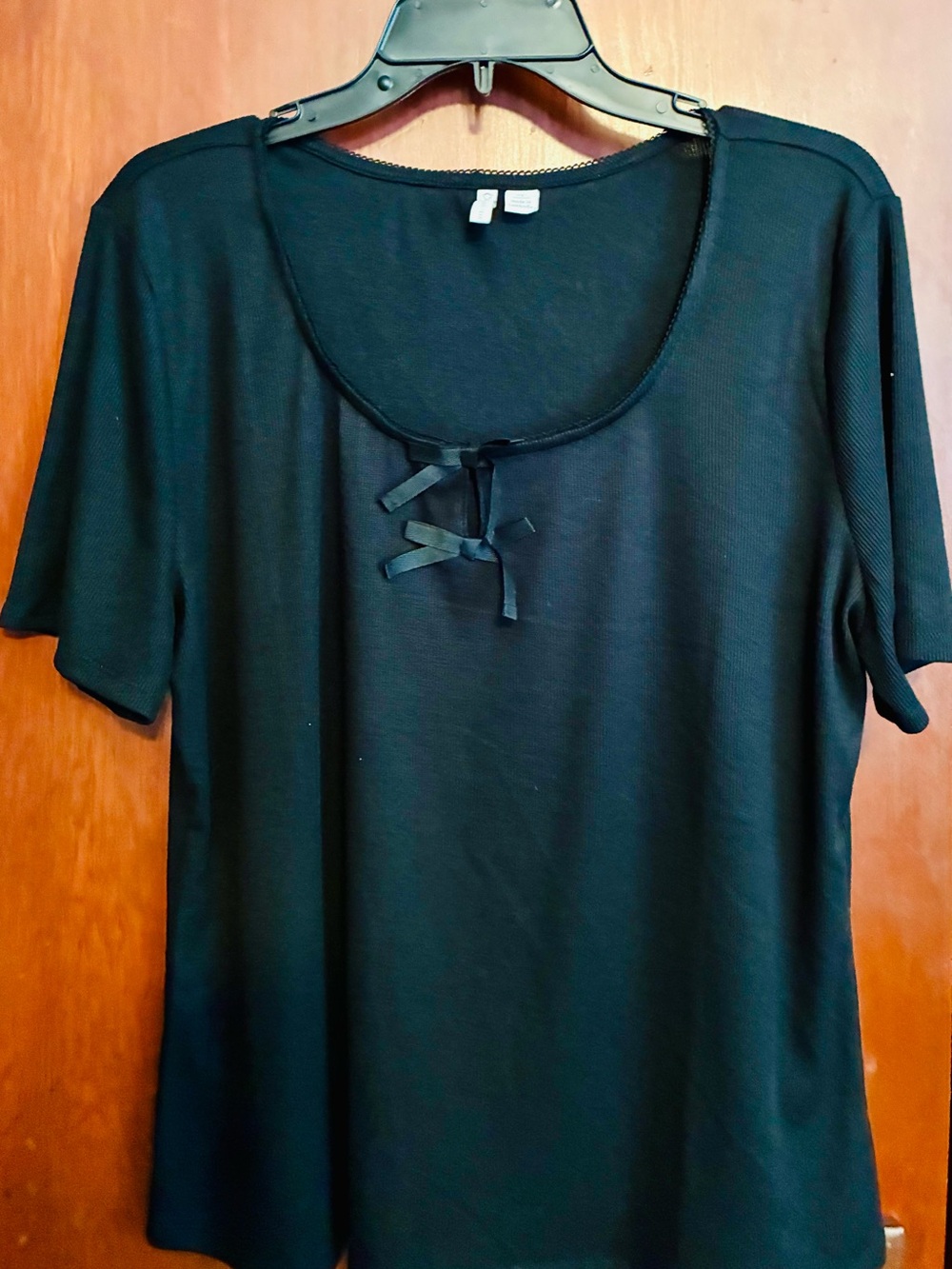 Cato Black Short-Sleeve Scoop Neck Tee with Bow Accent